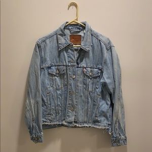 Levi’s Trucker Jacket size Medium - medium wash
